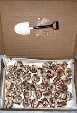 Load image into Gallery viewer, Mini Donut Wax Melts Gift Box