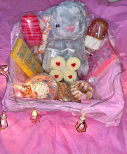 Load image into Gallery viewer, Luxury Wax Melt Hampers 🐰
