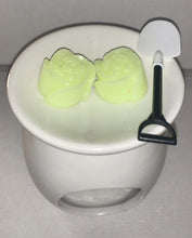 Load image into Gallery viewer, 6 Small Rose Wax Melts